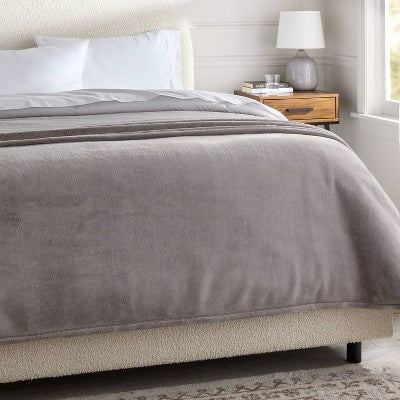 Full/Queen Ultra Plush Blanket Gray - Threshold