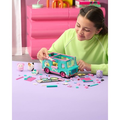 Squishmallows Deluxe Playset & 4_2" Buildable Figures Building Set - Squish Tour Van: Creative Thinking Educational Toy, 788 Pieces
