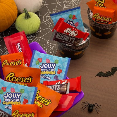 HERSHEY'S Chocolate and Sweets Assorted Halloween Candy Variety Bag - 34.09oz/70pc