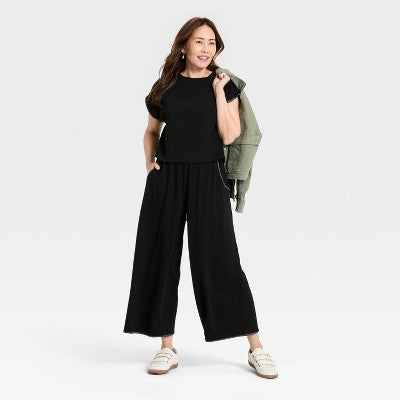 Women's Mid-Rise Wide Crop Leg Jersey Knit Pull-On Pants Black M