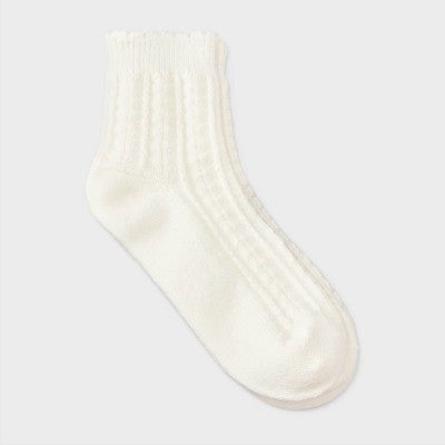Women's Scalloped Edge Pointelle Super Soft Short Crew Boot Socks - Auden Ivory 4-10