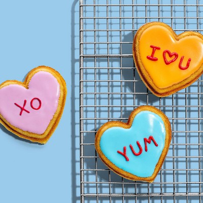So Yummy by bella Valentine's Mini Waffle Maker Hearts