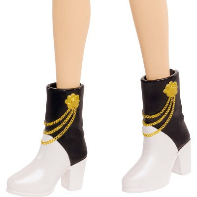 KPop Demon Hunters HUNTR/X Mira Golden Singing Doll in Removable Outfit and 5 Posable Joints