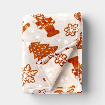 Christmas Gingerbread Cookies Plush Throw Blanket - Wondershop
