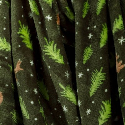 Christmas Tree Printed Plush Throw Blanket Green - Wondershop