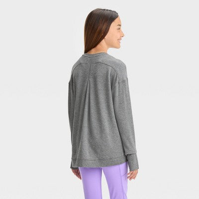 Girls' Cozy Lightweight Fleece Crewneck Sweatshirt - M