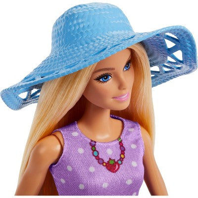 Barbie Family and Friends Dolls and Accessories, Picnic-Themed Playset with 2 Dolls