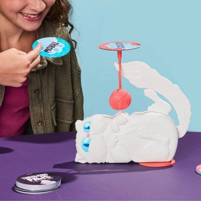 Hasbro Throwing Paws: A Cat Card Game