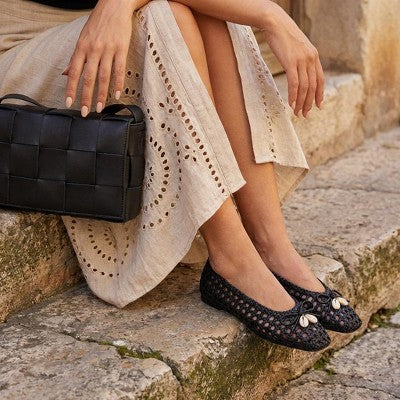 CUSHIONAIRE Witty Ballet Flats for Women, Black 9.5
