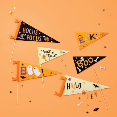 6ct Halloween Craft Felt Pennants Kit - Mondo Llama