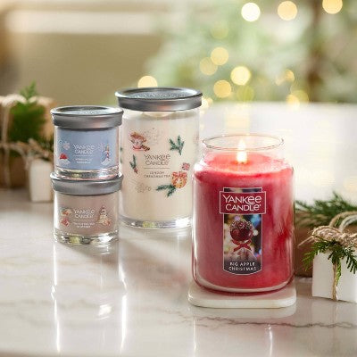 Yankee Candle Glass Big Apple Christmas Original Jar Candle 22oz