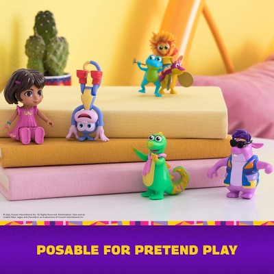Dora Fantastic Friends Gift Pack with Dora, Boots, Tico, Isa, and Fiesta Trio