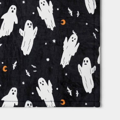 Halloween Ghost Throw Blanket Black/White - Hyde and EEK! Boutique